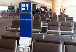Ricaricare il telefono in aeroporto è rischioso, ecco perché
