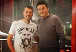 Teo Mammucari, scoop a 105 Mi Casa: “Pronto Ilary, vieni a vedermi a teatro? Teo, so’ gonfia come ‘na zampogna!”.