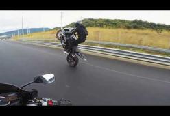 Schianto in moto mentre si filma a 180km/h: blogger russa resta (quasi) illesa
