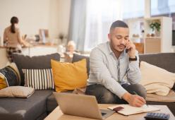 Fino a 268 euro in più in bolletta per gli italiani a causa di smart working e DAD