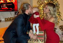 Diletta Leotta: Natale in rosso insieme a Loris e alla loro Aria