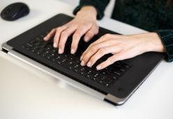 Si rifiuta di restituire il pc aziendale: "Costa soldi e tempo"