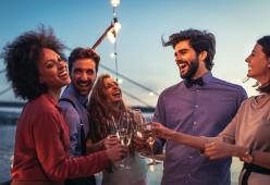Postumi di ogni drink: dal prosecco al vin brulé, ecco quali sono