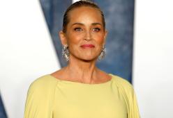 Sharon Stone è iscritta a Tinder: "Quest'anno voglio innamorarmi"