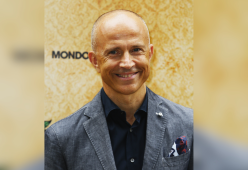 L'ex re delle televendite Giorgio Mastrota ha cambiato vita