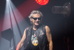 Ligabue, autunno nei teatri con 31 date per il rocker di Correggio