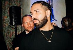 Drake regala 25.000 dollari a una fan incinta durante un concerto