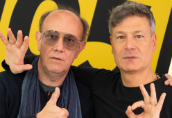 Ale e Franz in "La Commedia" a teatro