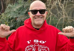 Max Pezzali: “Discoteche un tempo per le ragazze, ora per i social”