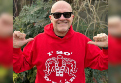 Max Pezzali: “Gli eredi degli 883? I Pinguini Tattici Nucleari”