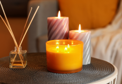 Vende candele e guadagna mezzo milione l'anno: la testimonianza