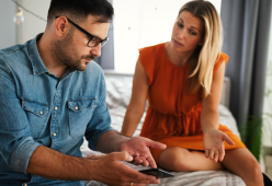 Cosa fare se il tuo partner è rimasto amico di tutte le sue ex?