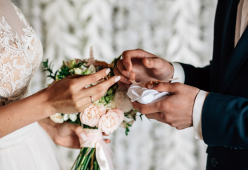 Sposa cambia sposo all'ultimo minuto: la storia fa il giro del web!