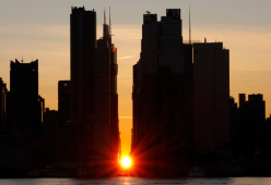 Manhattanhenge 2024: lo spettacolo del tramonto a New York