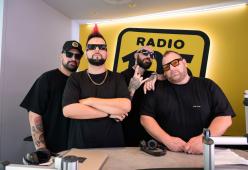 Boomdabash sono tornati per farci cantare anche quest'estate