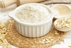 Ecco il trend (e i benefici) di lavarsi il viso con la farina d’avena
