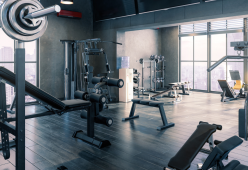 Personal trainer si rifiuta di pulire il bagno: licenziato 