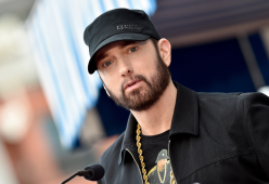 Eminem sorprende i fan con un’esibizione a Londra inaspettata