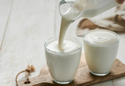 Latte scaduto: 6 idee utili per riutilizzarlo in modo sostenibile