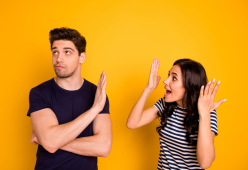 Gaslighting: di cosa si tratta e quali sono i segnali da riconoscere