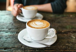 L’appuntamento va male e lui le chiede indietro i soldi del caffè
