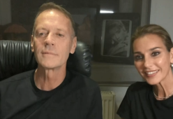 Rocco Siffredi per la prima volta a teatro con la moglie 