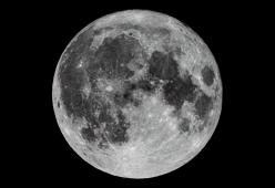 Occhi al cielo per la Superluna più grande dell’anno