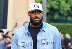 Prima storica per l’NBA: papà LeBron James e Bronny giocano insieme