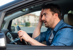 Cosa non tolleri quando sei al volante? La lista su X è lunga