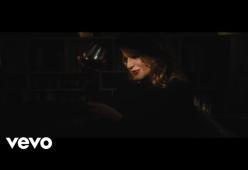 Alessandra Amoroso, la nuova canzone è "Si Mette Male"