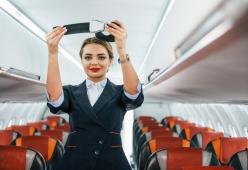 “Cercasi hostess: altezza minima 1.70, taglia 40/42”: è polemica