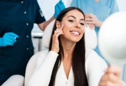Ritocchini estetici, le adolescenti lo chiedono per Natale: i rischi