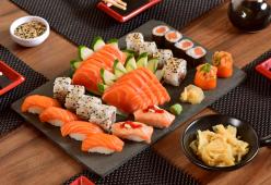 Ristorante di sushi replica alle critiche: “Il tonno era da buttare”