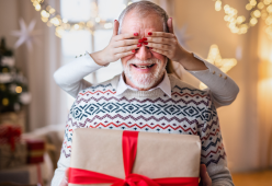 Come hanno fatto i maglioni di Natale a diventare un must have?