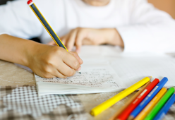 Come diventano i proverbi popolari nelle “mani” dei bambini?