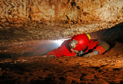 Ottavia Piana portata in salvo: la speleologa è fuori dalla grotta