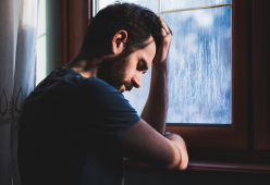 Soffri anche tu di ansia da Capodanno? I sintomi e come scoprirlo