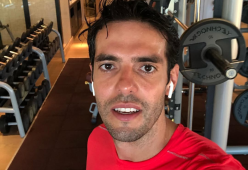 Kakà, il figlio Luca ha lo stesso talento del padre: il video