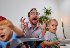 Le 5 caratteristiche che accomunano i figli maggiori da genitori
