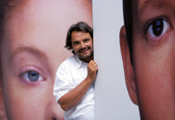 Morto a 82 anni il fotografo Oliviero Toscani: soffriva di amiloidosi