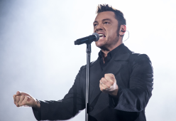 Tiziano Ferro da Los Angeles: “Cerco di aiutare chi è in difficoltà”
