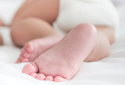 Chiamano il figlio Lucifero: genitori sommersi dalle critiche