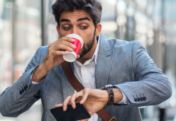 Indossare l’orologio a destra: il significato dietro a questa scelta