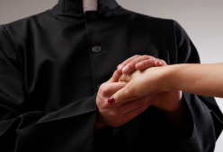 I preti sposati vogliono tornare in Chiesa: “Serve una riforma”
