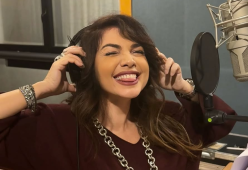 Cristina D’Avena canta la sigla ufficiale del FantaSanremo 2025