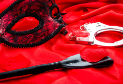 Bdsm, una dominatrice: “Per un’ora di insulti mi pagano 60 euro”
