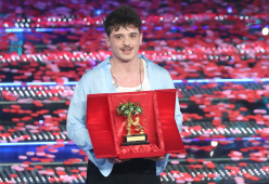 Olly non ha ancora deciso per l’Eurovision: cosa succede se rinuncia