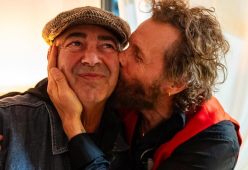 Jovanotti posta le foto con Luca Carboni nel backstage del tour