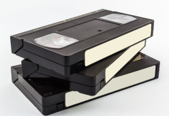 Le VHS che valgono una fortuna: controlla se hai questi titoli rari!