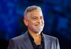 George Clooney, cambio di look: ora si è tinto di castano scuro
